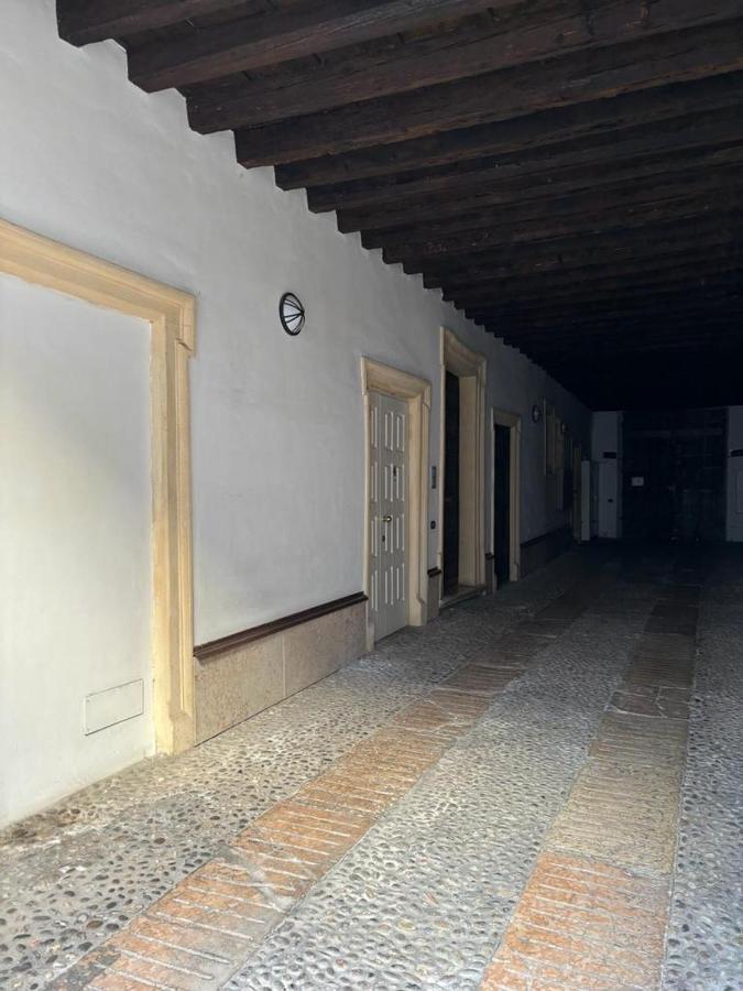 Sanpietro Apartment Verona Bagian luar foto