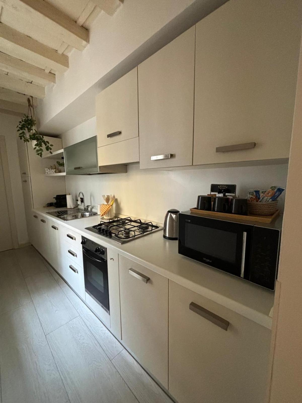 Sanpietro Apartment Verona Bagian luar foto